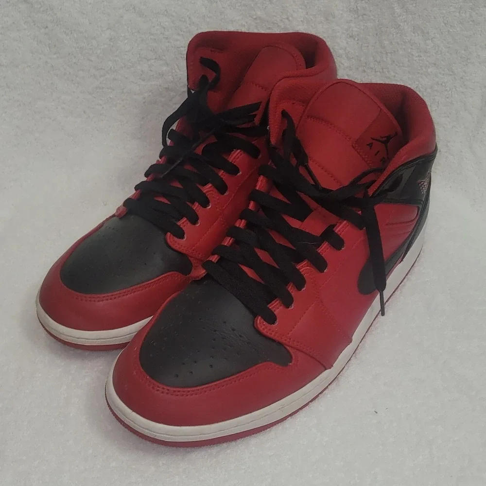 Nike Air Jordan 1 Mid 